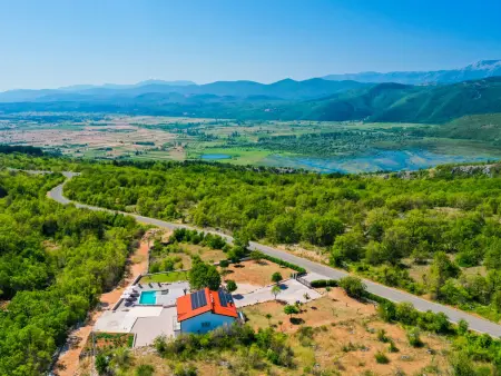 Secret Gem : maison avec piscine privée chauffée à Imotski : photo 43