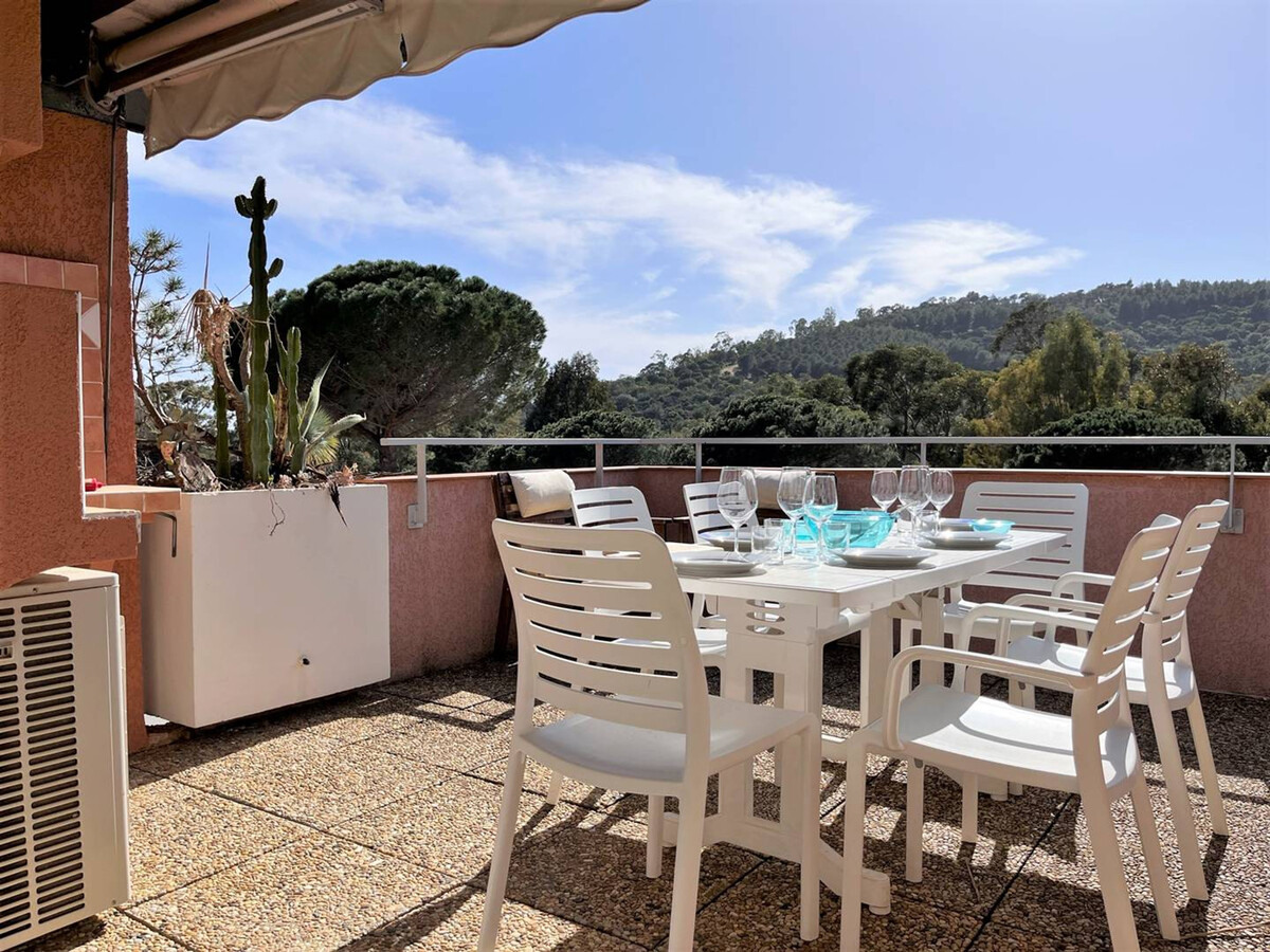 Appart 2 chambres terrasse Sud-Est au Lavandou - Photo 1