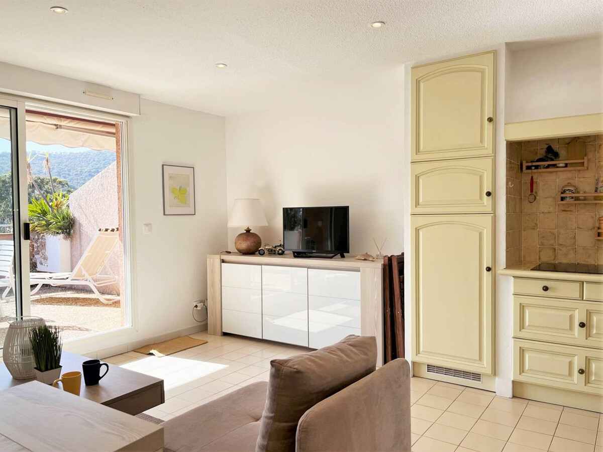Appart 2 chambres terrasse Sud-Est au Lavandou - Photo 5
