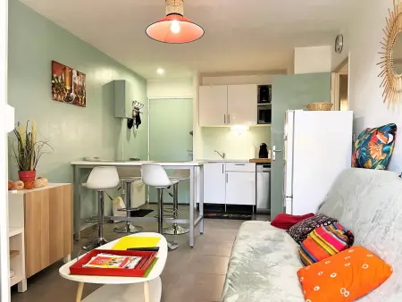 Location appartement à Bormes les Mimosas, Appartement récemment rénové de 2 pièces avec balcon, climatisé, à 450m de la plage - Bormes-les-Mimosas