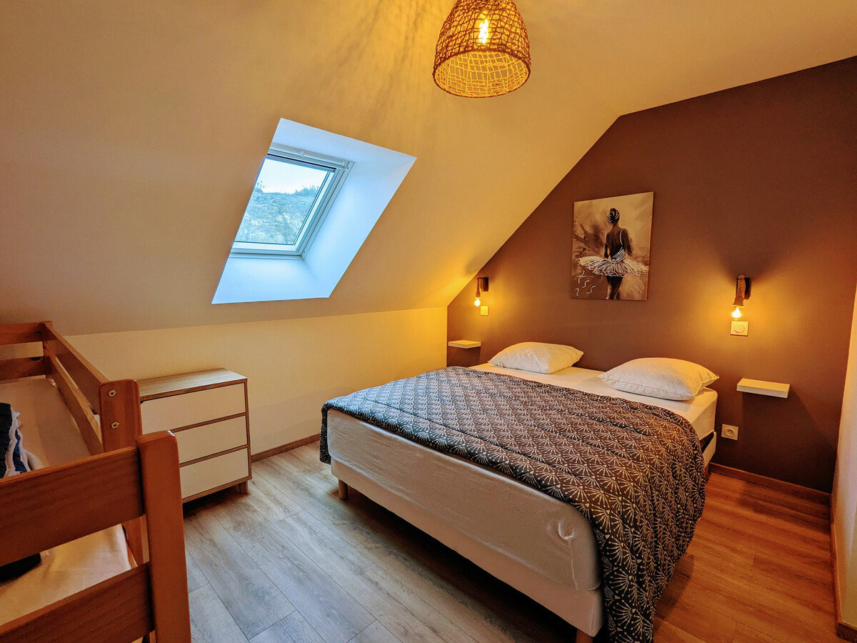 3 gîtes familiaux avec jacuzzi, piscine chauffée et terrain de jeux - Photo 9