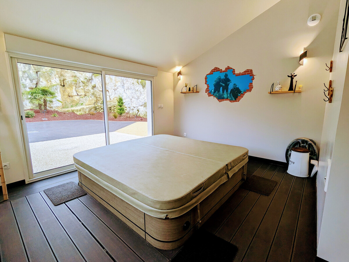 3 gîtes familiaux avec jacuzzi, piscine chauffée et terrain de jeux - Photo 11
