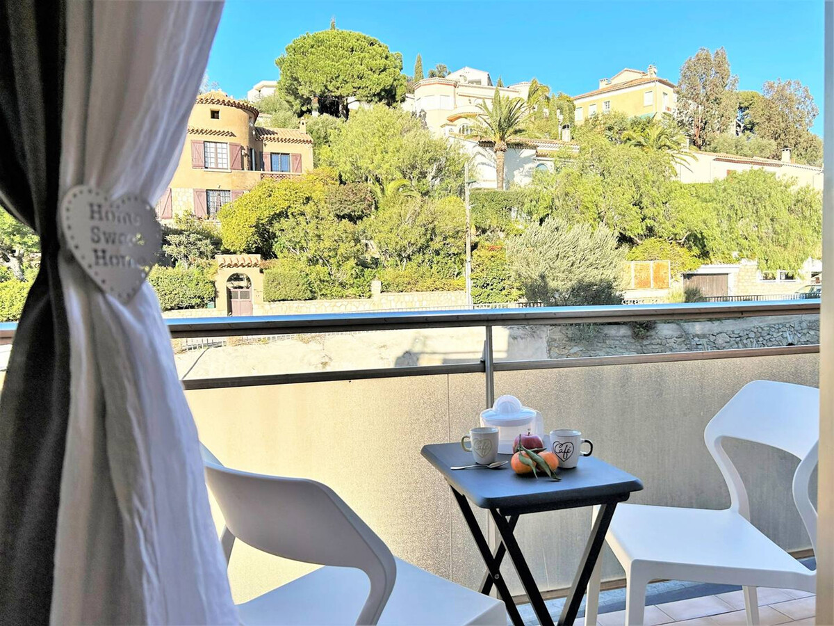 Studio 4 pers. au Lavandou, terrasse vue collines - Photo 8