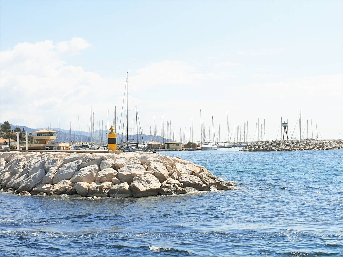 Studio 4 pers. au Lavandou, terrasse vue collines - Photo 12
