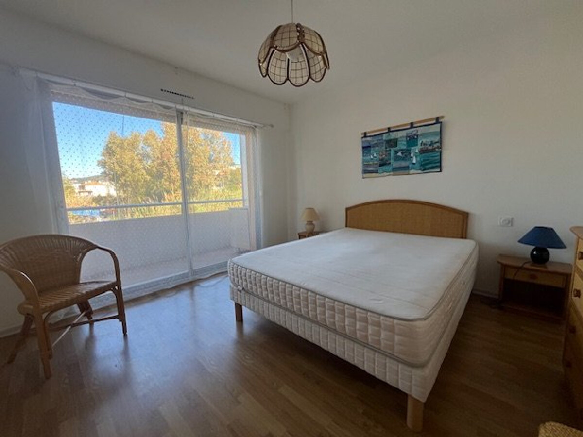 Appartement climatisé centre-ville Le Lavandou, 250m du port - Photo 2