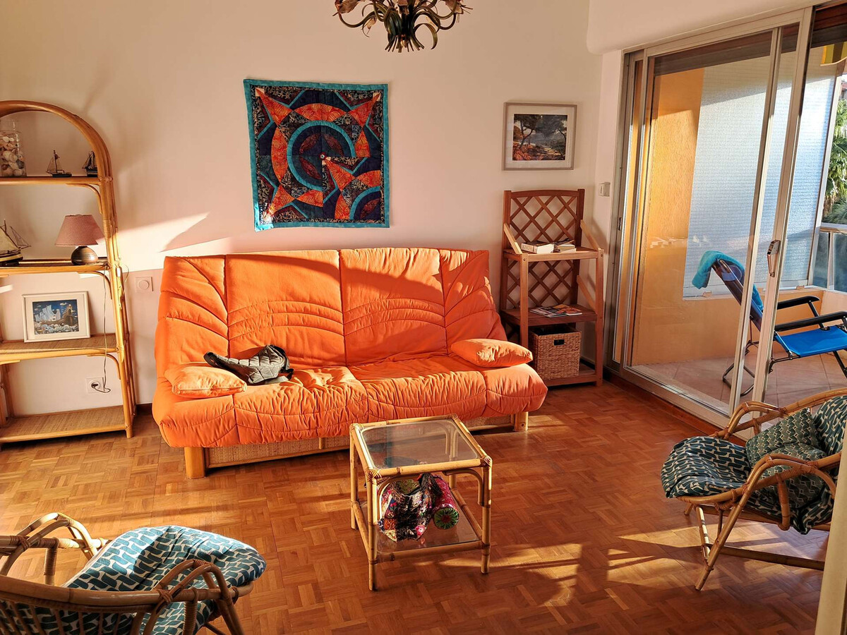 Appartement climatisé centre-ville Le Lavandou, 250m du port - Photo 7