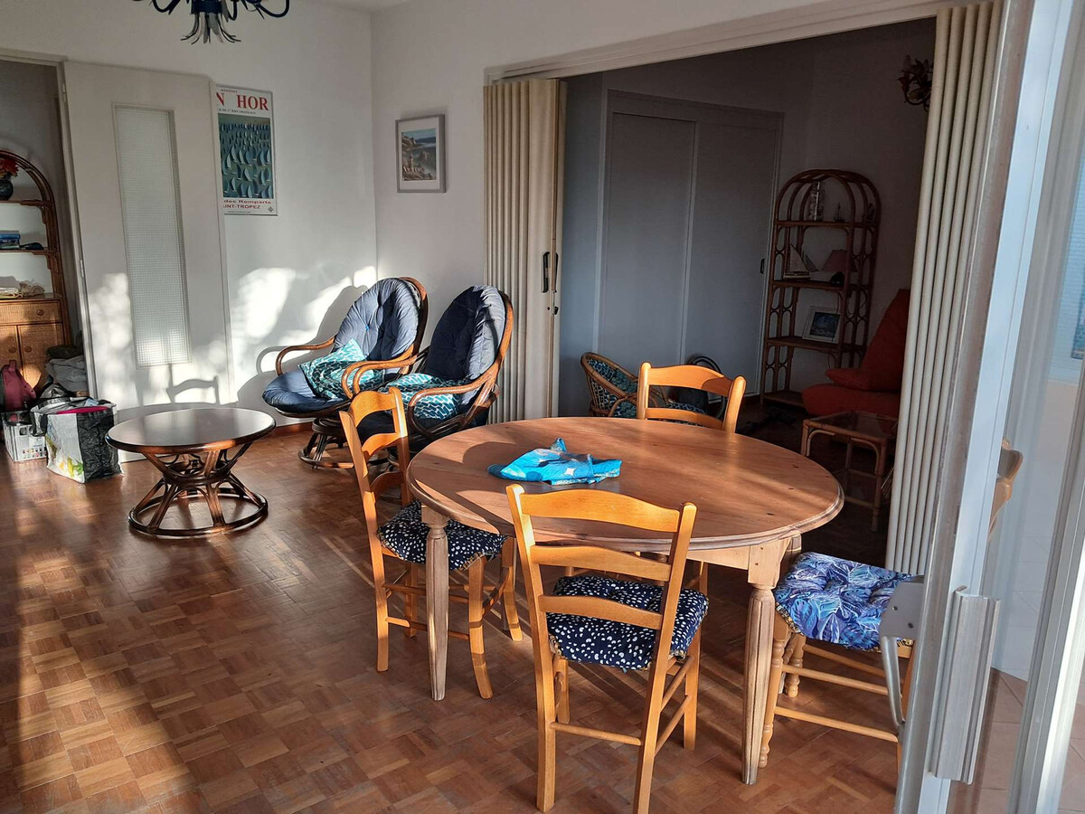 Appartement climatisé centre-ville Le Lavandou, 250m du port - Photo 10