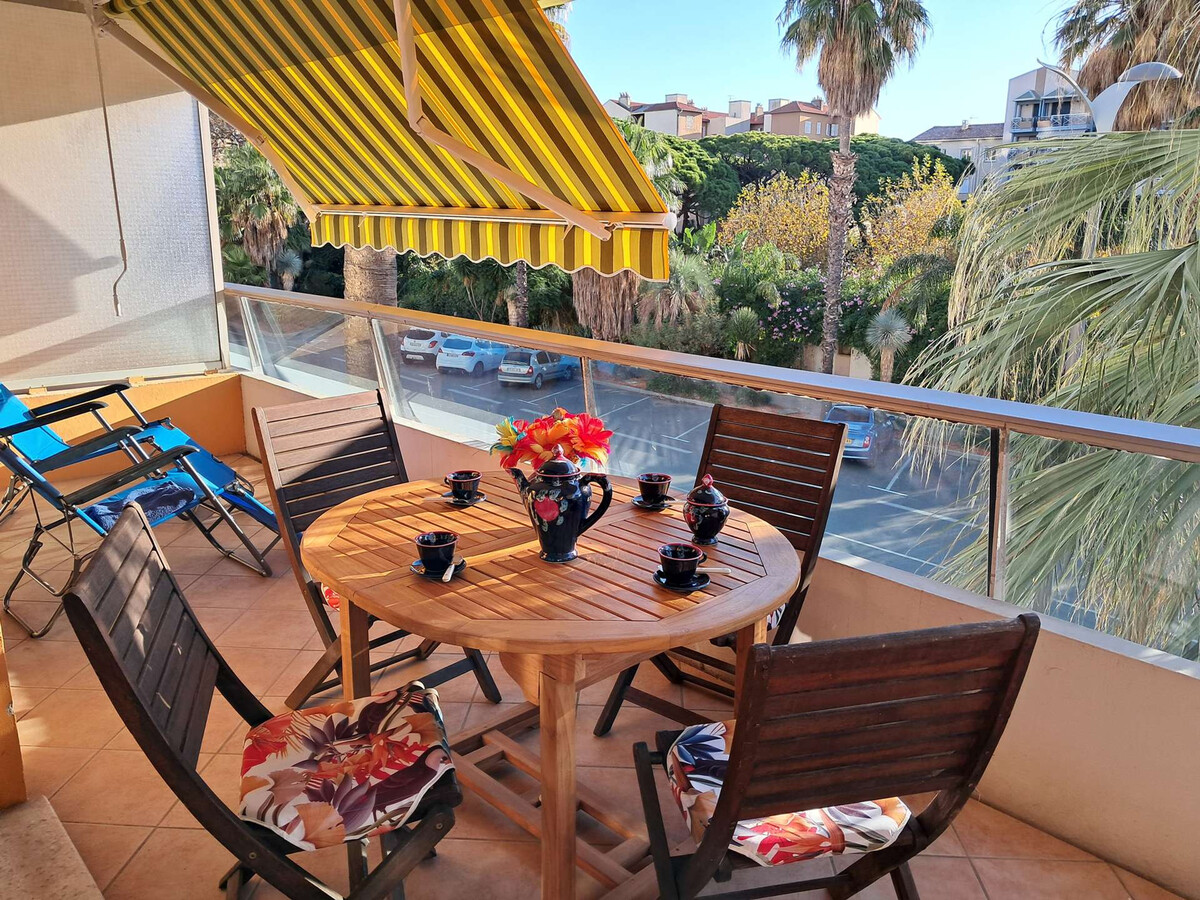 Appartement climatisé centre-ville Le Lavandou, 250m du port - Photo 18