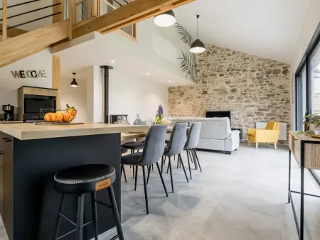 Gîte Familial Rénové, Proche Canal, Terrasse, Jardin, et Verger Commun, à 20 km de Nantes - Photo 1