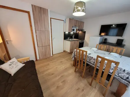 Appartement 35 m² rénové 2024, garage fermé aux Gets : photo 2