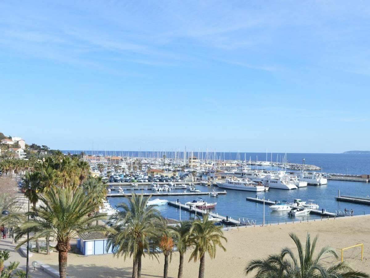Studio climatisé terrasse et parking - Le Lavandou - Photo 15