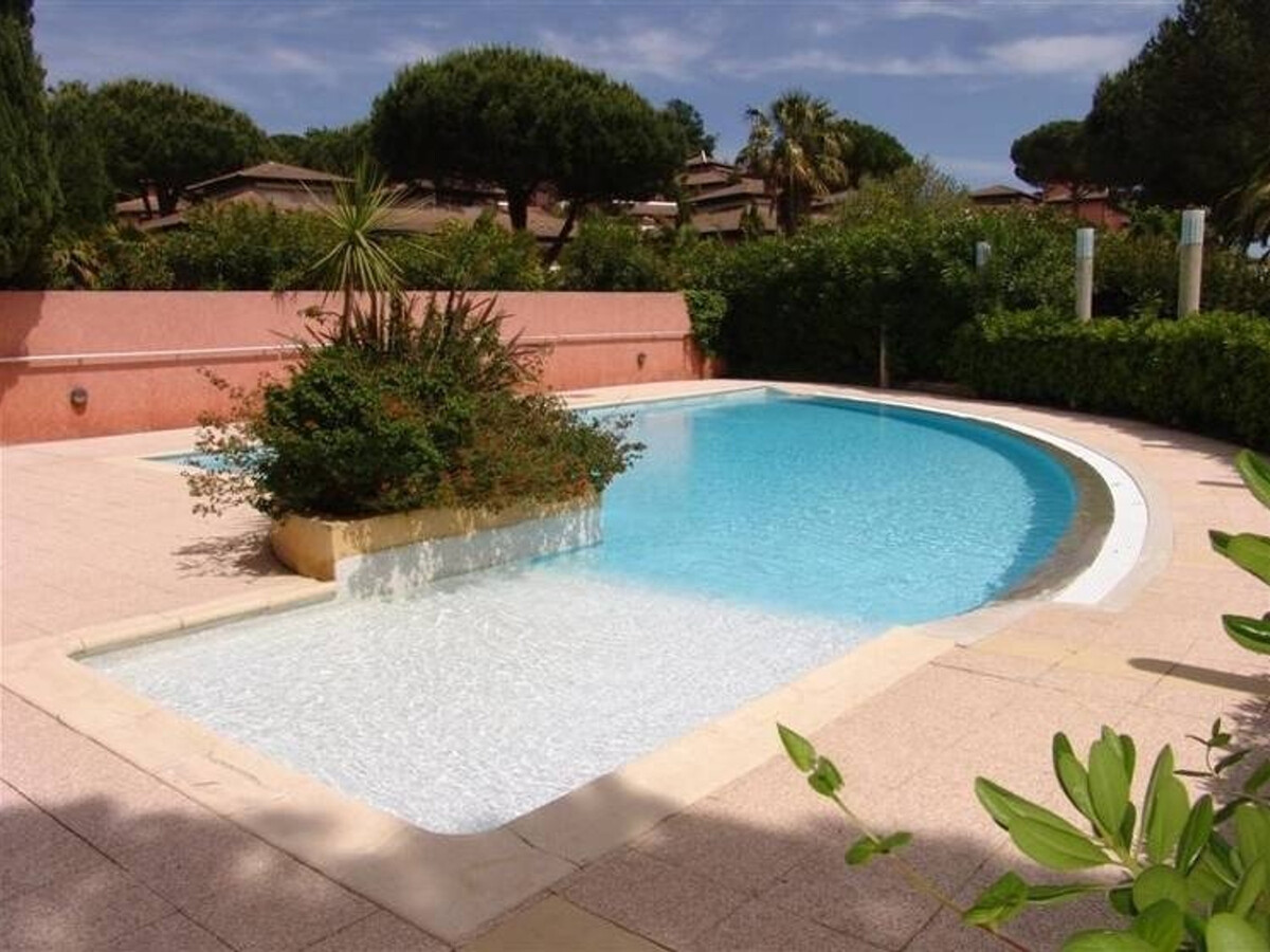 Appartement 3 pièces Le Lavandou, terrasse Sud-Ouest et piscine - Photo 4