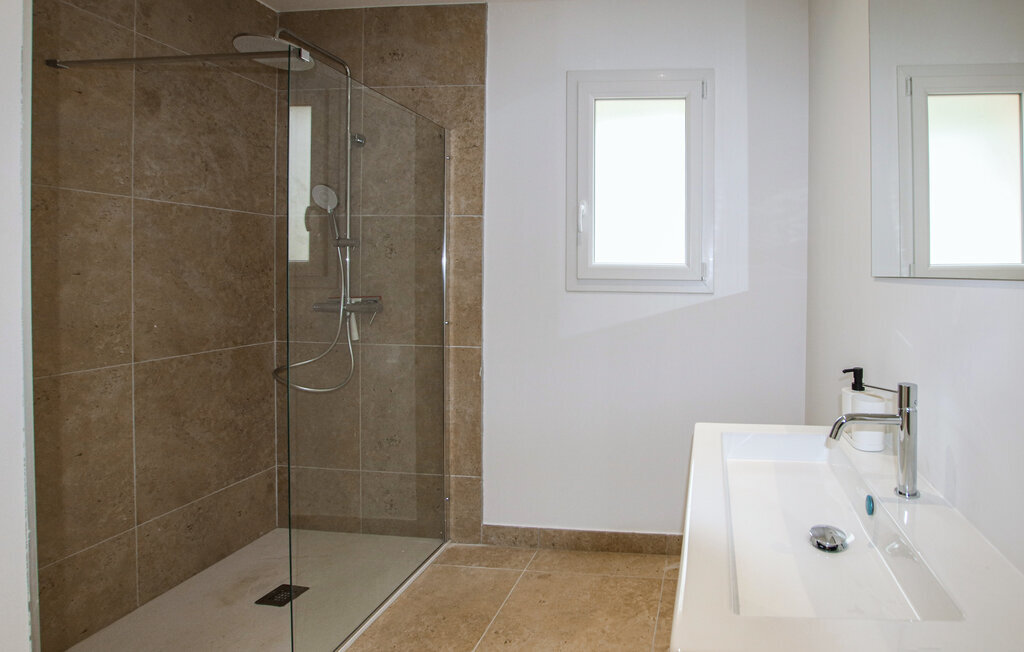 Maison moderne avec bain hydromassant à Lussas - Photo 13