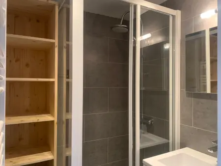 Studio rénové Pra-Loup, balcon vue vallée, 4 personnes : photo 5
