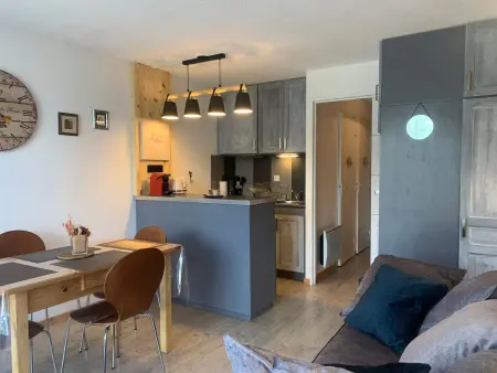 Studio rénové Pra-Loup, balcon vue vallée, 4 personnes : photo 7