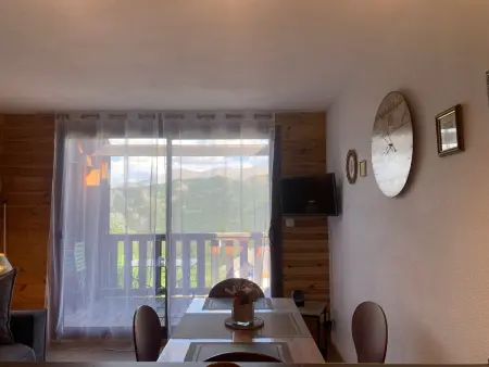 Studio rénové Pra-Loup, balcon vue vallée, 4 personnes : photo 8