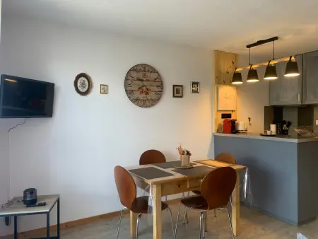 Studio rénové Pra-Loup, balcon vue vallée, 4 personnes : photo 10