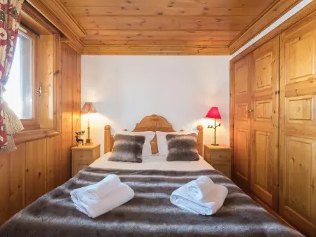 Appartement 3 chambres skis aux pieds avec spa à Courchevel : photo 3