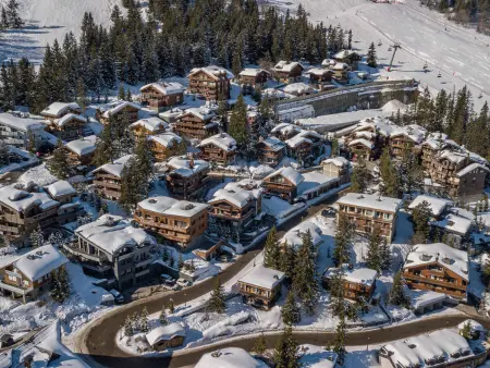 Appartement 3 chambres skis aux pieds avec spa à Courchevel : photo 10