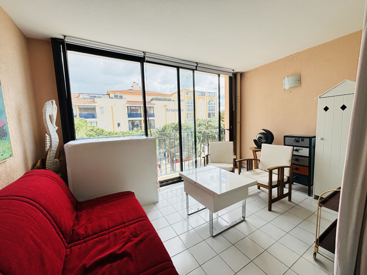 T2 meublé climatisé à 80m du port, loggia et parking - Photo 2