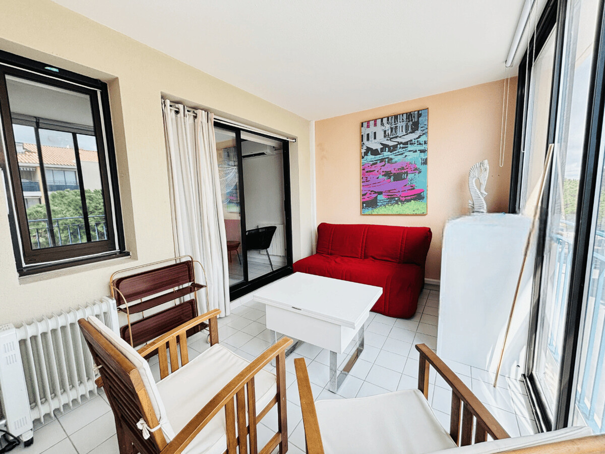 T2 meublé climatisé à 80m du port, loggia et parking - Photo 3