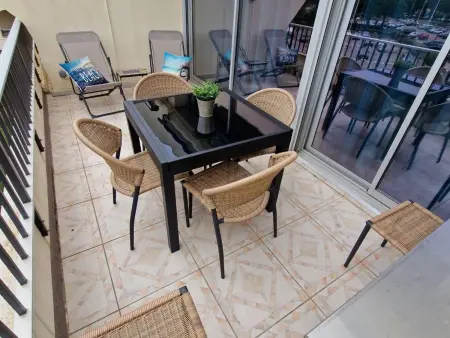 Appartement 2 pièces climatisé avec terrasse à Port Camargue : photo 2