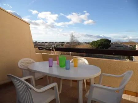 Location appartement à Marseillan Plage, Charmant Studio Cabine Mezzanine avec Terrasse et Piscine à Marseillan - 6 Couchages