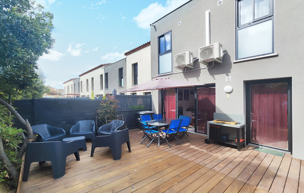 Maison mitoyenne moderne à Agde, terrasse et art - Photo 1