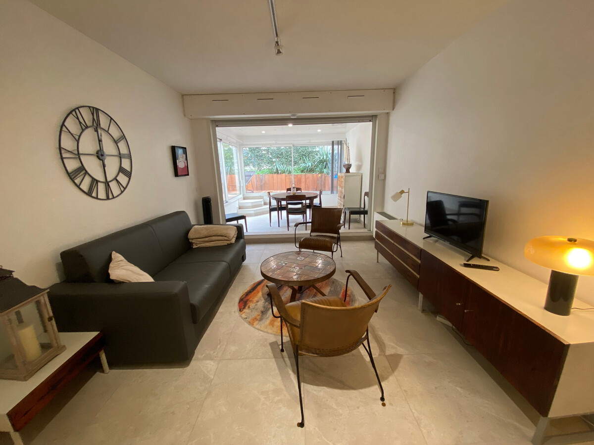 Studio rénové 50m² avec terrasse et parking souterrain - Photo 6
