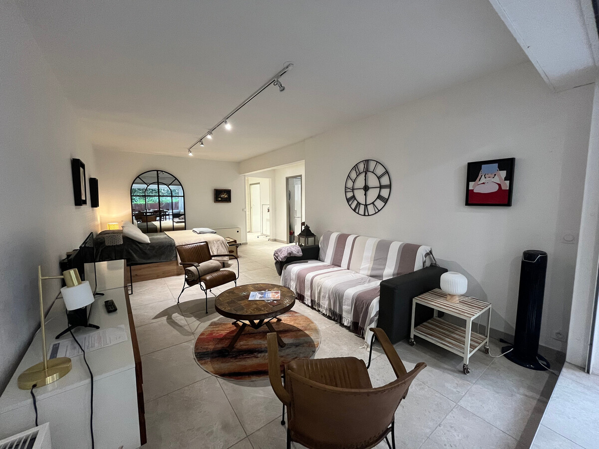 Studio rénové 50m² avec terrasse et parking souterrain - Photo 11