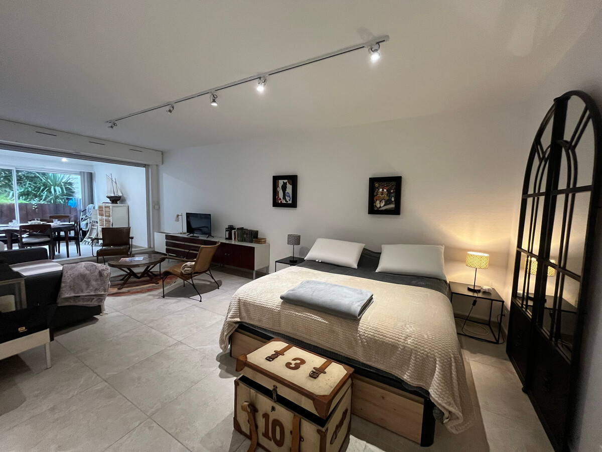 Studio rénové 50m² avec terrasse et parking souterrain - Photo 16