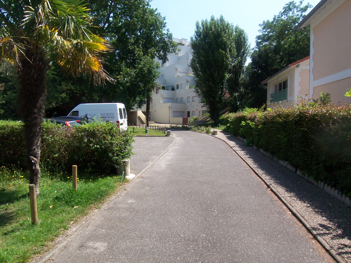 Studio rénové 50m² avec terrasse et parking souterrain - Photo 18