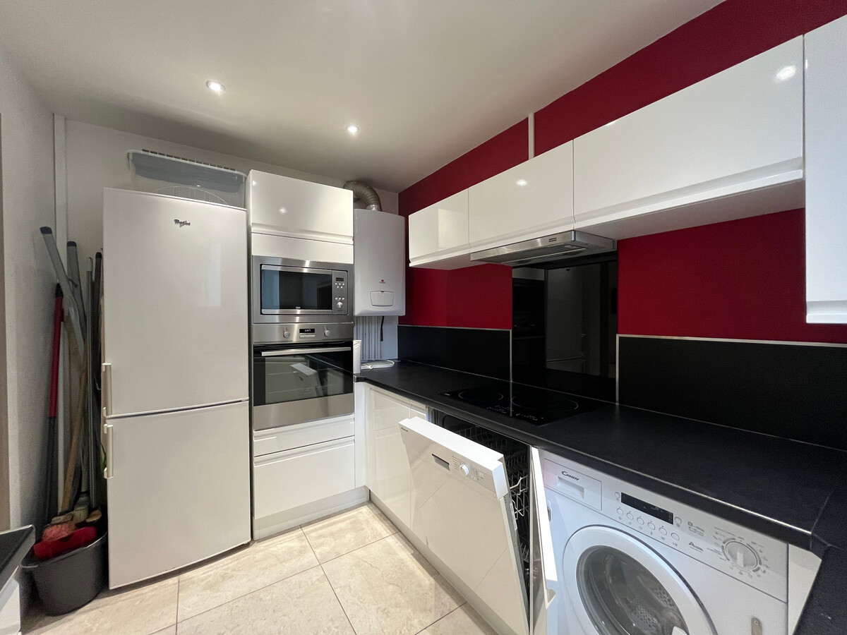 Studio rénové 50m² avec terrasse et parking souterrain - Photo 24