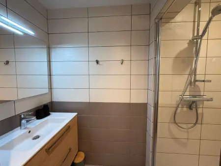 Appartement 6 pers, 1er étage chalet rénové, accès direct pistes : photo 11