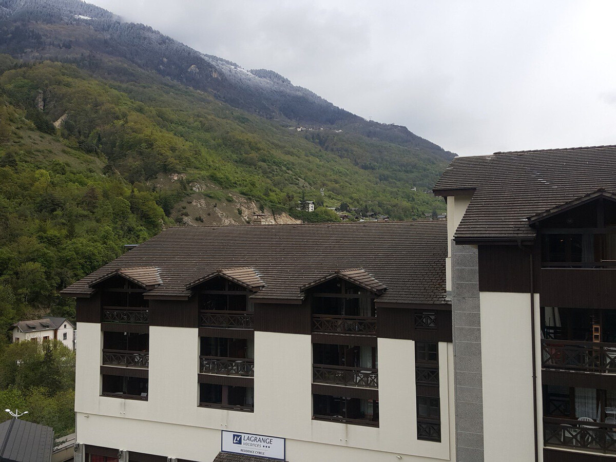 Studio 4 pers. dernier étage, balcon Est et parking à Brides - Photo 10