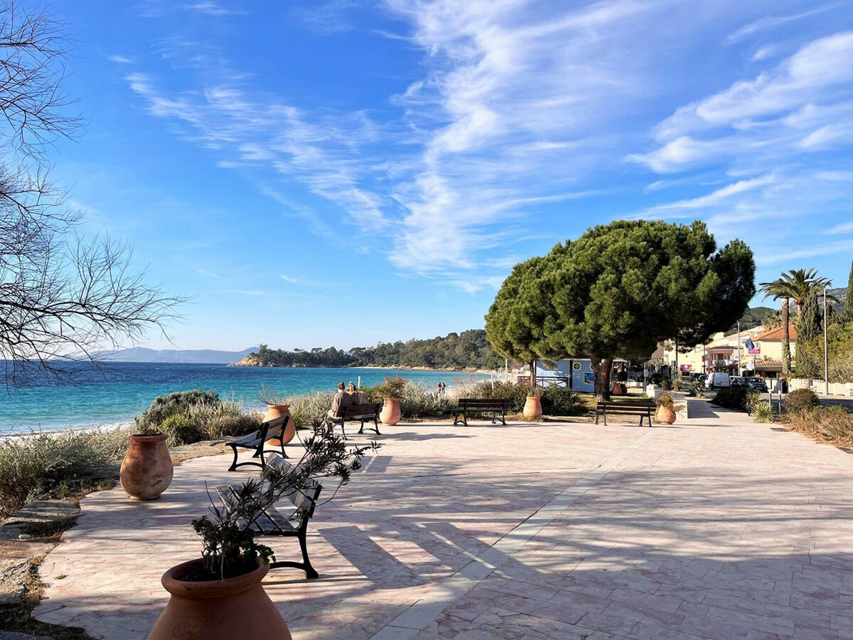 Duplex 3P Terrasse 25m² et Parking - Le Lavandou - Photo 15