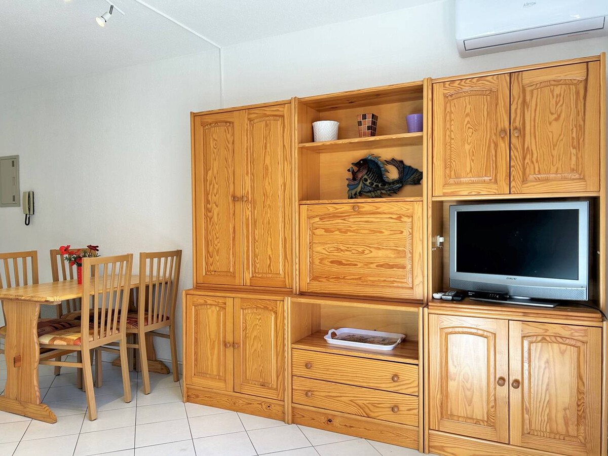 Appartement climatisé centre-ville du Lavandou, balcon sud - Photo 6