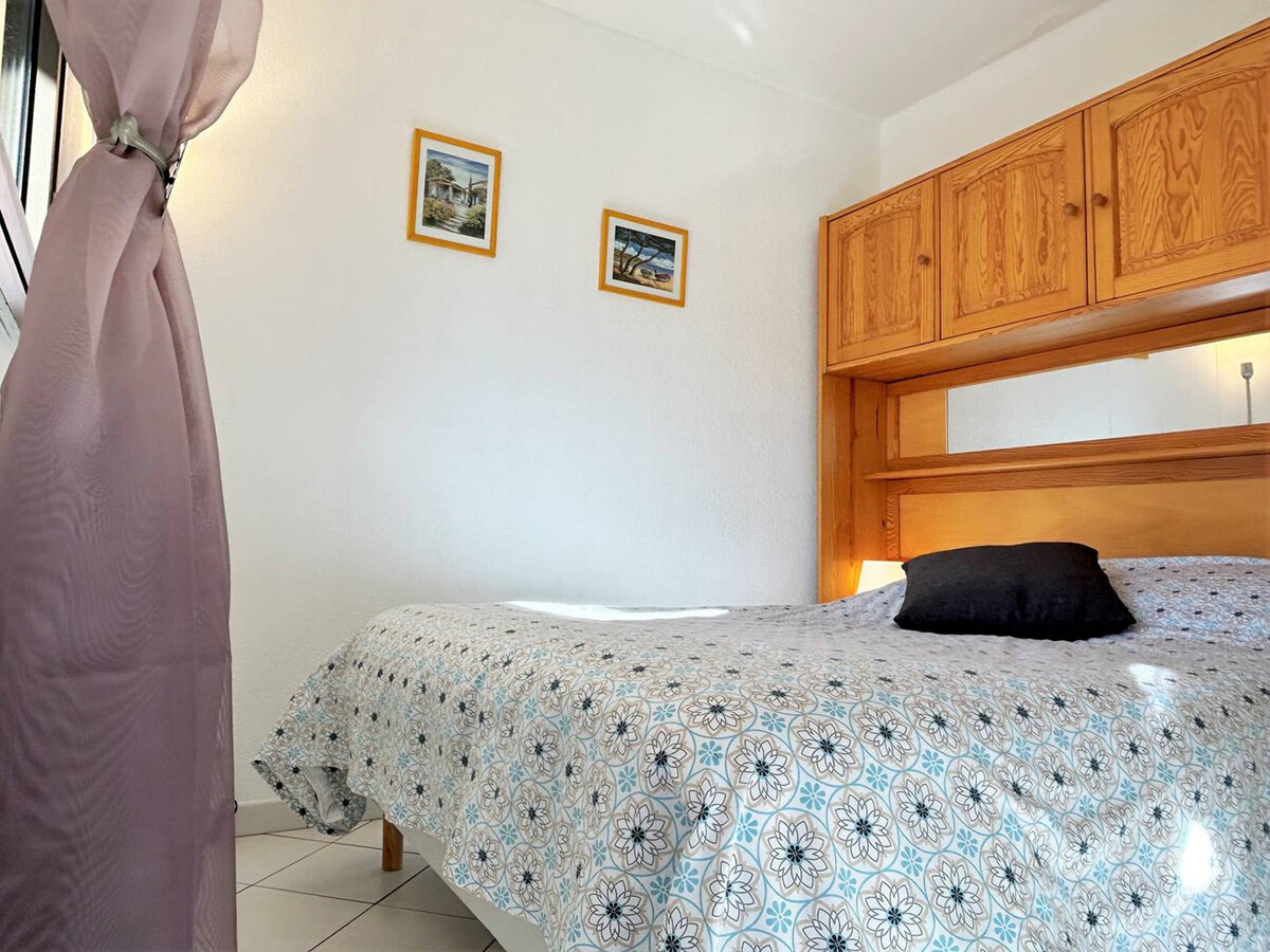 Appartement climatisé centre-ville du Lavandou, balcon sud - Photo 10