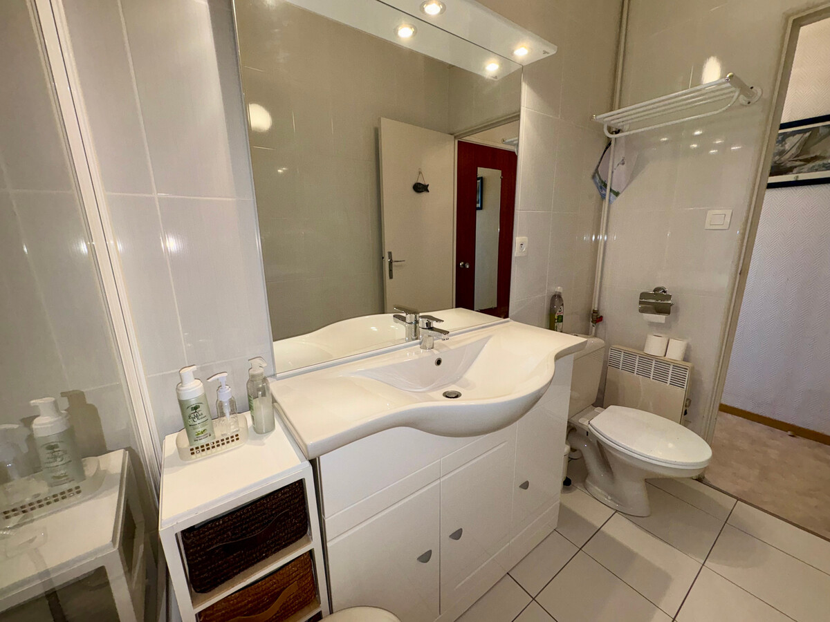 Studio rénové 30 m² face mer, accès plage direct - Photo 14