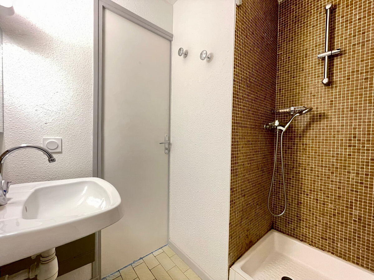 Studio cabine 22 m² vue mer, plage à 30 m, parking à Sète - Photo 7