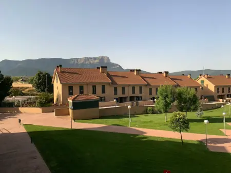 Appartement familial 2 chambres avec piscine, balcon et parking - Jaca : photo 8