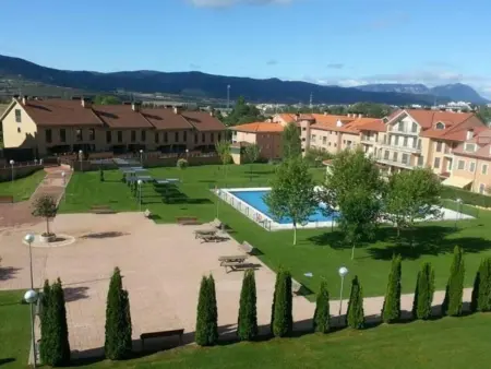 Appartement familial 2 chambres avec piscine, balcon et parking - Jaca : photo 10