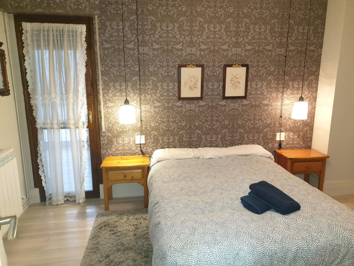 Appartement montagnard 2 ch. avec piscine à Jaca - Photo 4