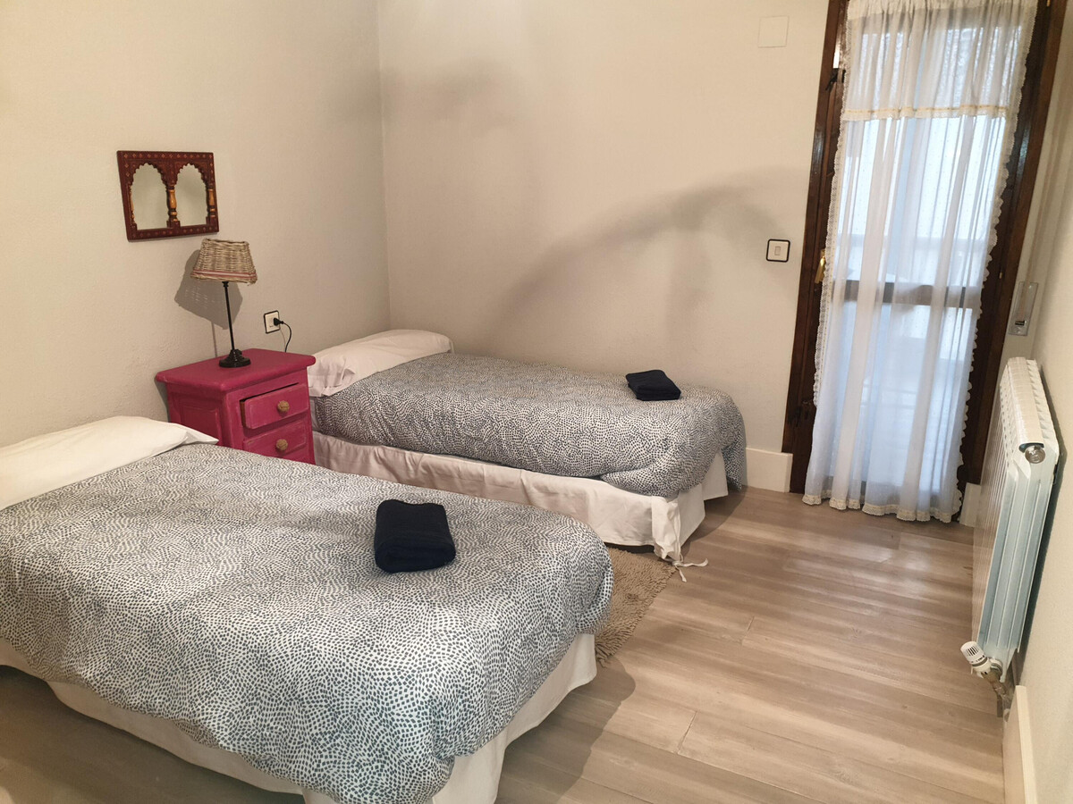Appartement montagnard 2 ch. avec piscine à Jaca - Photo 6