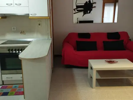 Appartement Confortable à Jaca: Piscine, Parking, Proche Centre et Palais de Glace - Photo 8