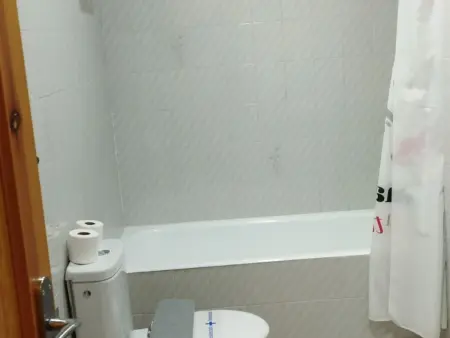Appartement Confortable à Jaca: Piscine, Parking, Proche Centre et Palais de Glace - Photo 9