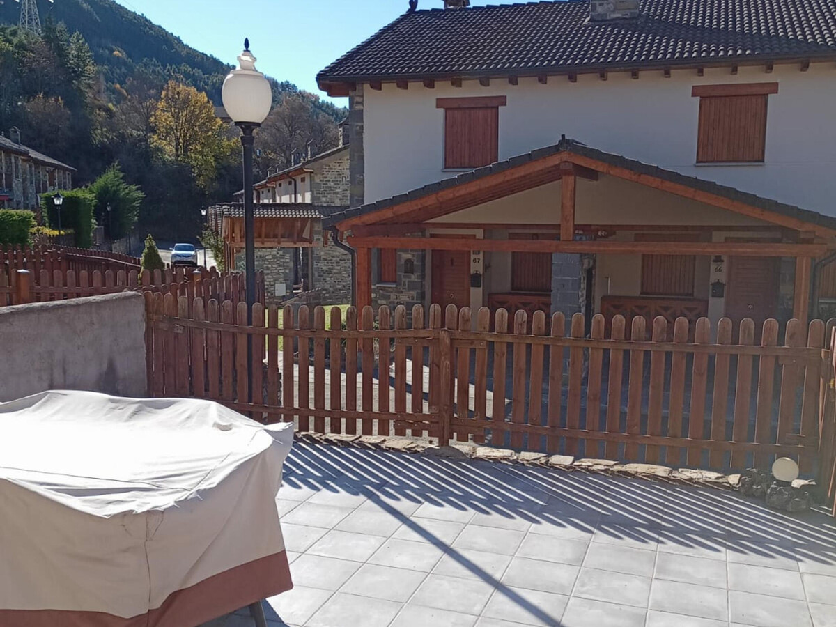 Maison 4 chambres à Villanúa, patio et garage - Photo 25