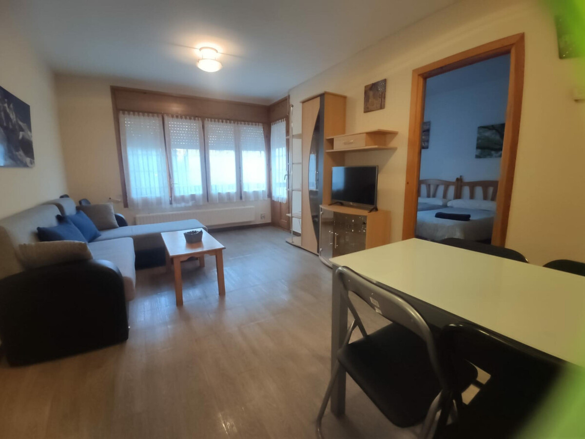 Appartement montagne à Jaca, piscine et parking - Photo 2