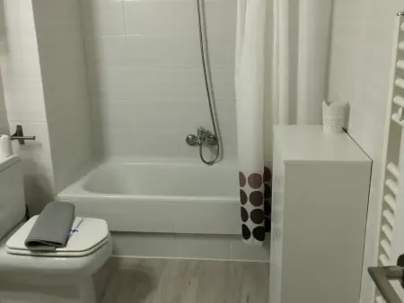 T3 centre Jaca, 4 personnes, parking inclus : photo 11