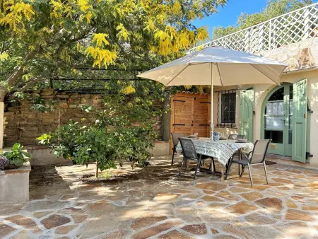 Location appartement à Bormes les Mimosas, Studio 2 couchages avec jardin à Bormes-les-Mimosas
